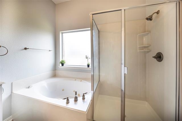 Building Photo - 2709 Lake Ridge Dr