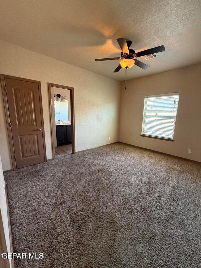 Building Photo - 4941 Ruben Soto