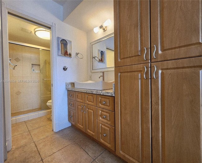 Building Photo - 2030 S Ocean Dr
