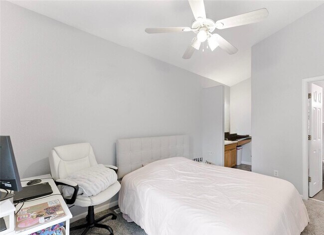 Building Photo - 17281 E Ford Dr