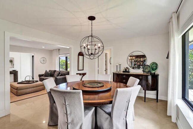 Building Photo - Boca Raton Beautifully Updated 4 Bedroom Pool Home