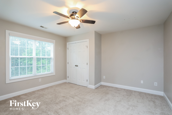 Building Photo - 413 Holly Thorn Trace
