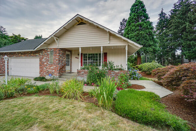 Building Photo - BEAUTIFUL LANDSCAPED THREE BEDROOM WITH BO...