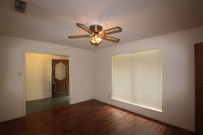 Building Photo - Beautiful 3 bedroom 2 bath home in Tyler!