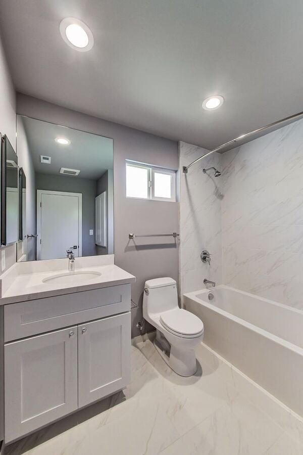 Building Photo - 4401 Castanos St