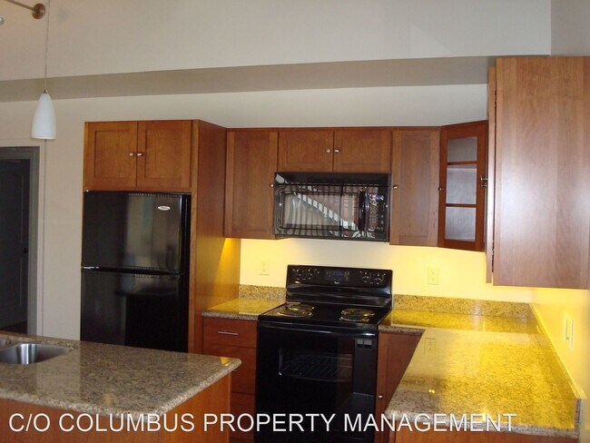 Building Photo - 550 Lighthouse Ave