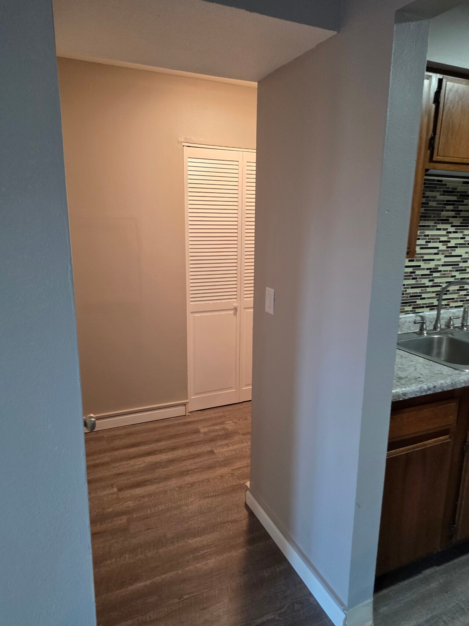 Building Photo - 1325 N Meridian Ave