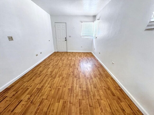 Building Photo - Charming 3-Bedroom Home in a Quiet Neighbo...