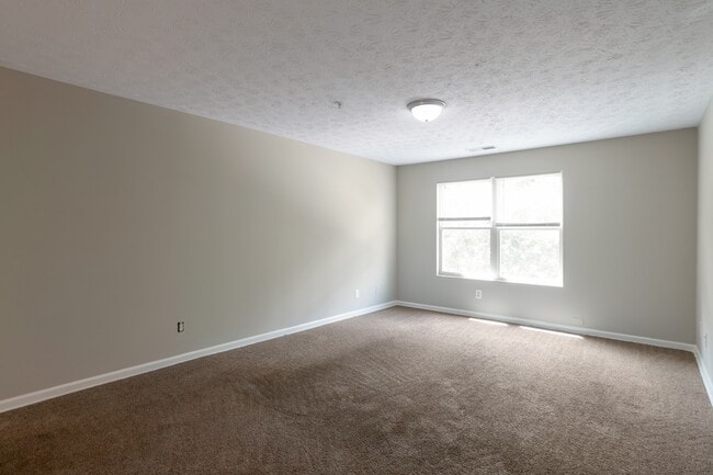 Building Photo - 6302 Fairington Village Dr