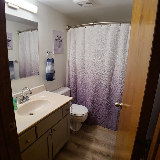 Building Photo - 613 Huntridge Dr