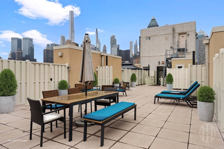 Building Photo - 505 W 47th St
