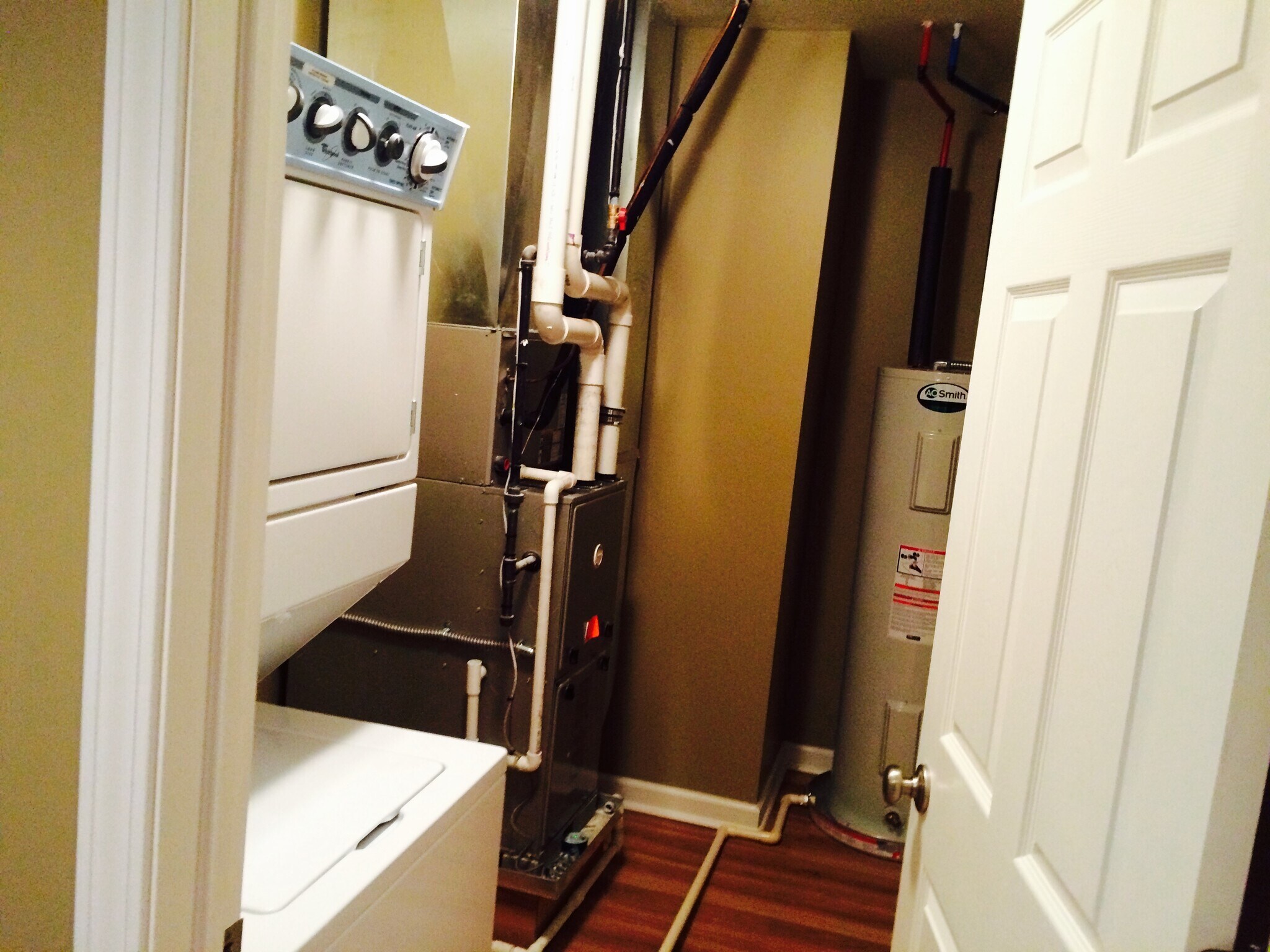 Building Photo - 135 S Main St