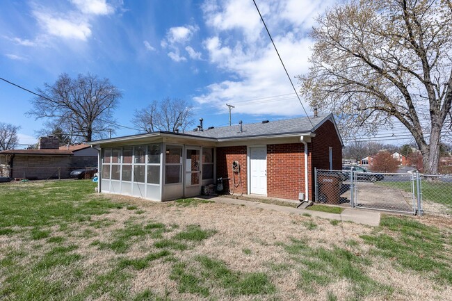 Building Photo - 8508 Westport Road (Briarwood/ East Louisv...