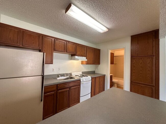 Building Photo - 4905 El Campo Ave