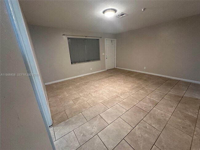 Building Photo - 5940 NW 20th St