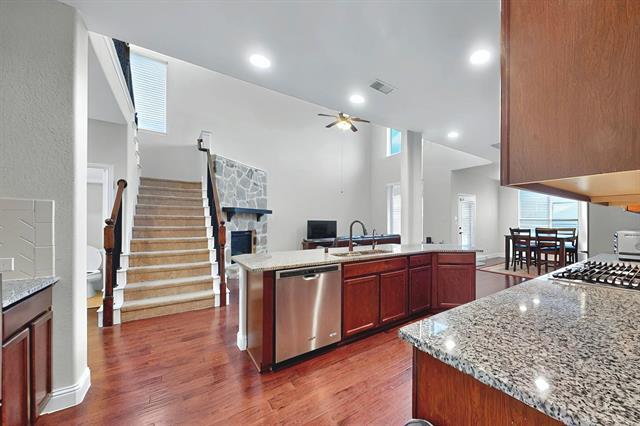 Building Photo - 2633 Sunstar Dr