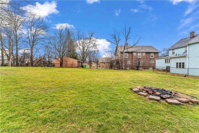 Building Photo - 68 Ennis Ave