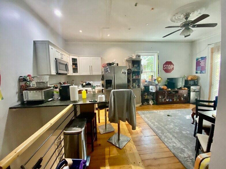 Building Photo - 14 Alleghany St