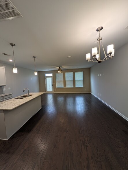 Building Photo - 204 Netherlands Blvd