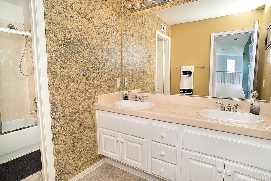 upstairs bath2 - 19988 Via Joyce Drive