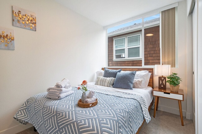 Building Photo - 34 W Cremona St