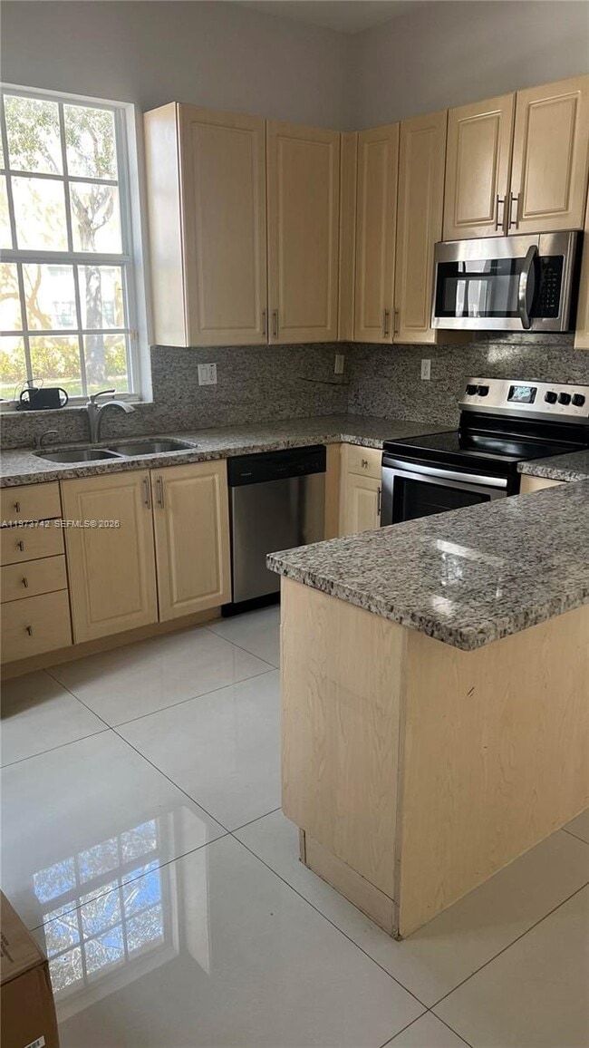 Building Photo - 604 SW 147th Ave