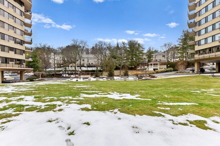 Building Photo - 25 Rockledge Ave