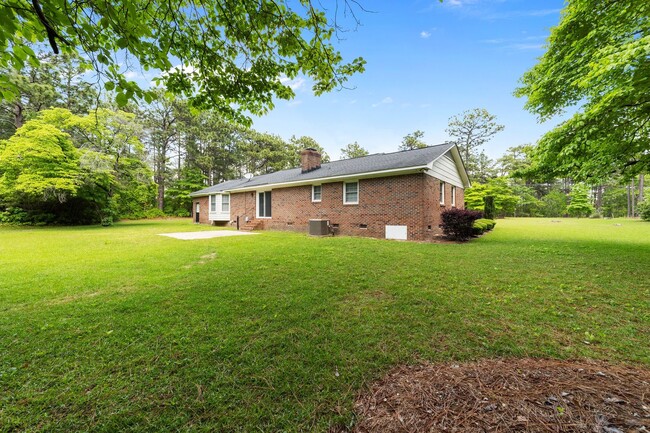 Building Photo - 204 McNeil Rd