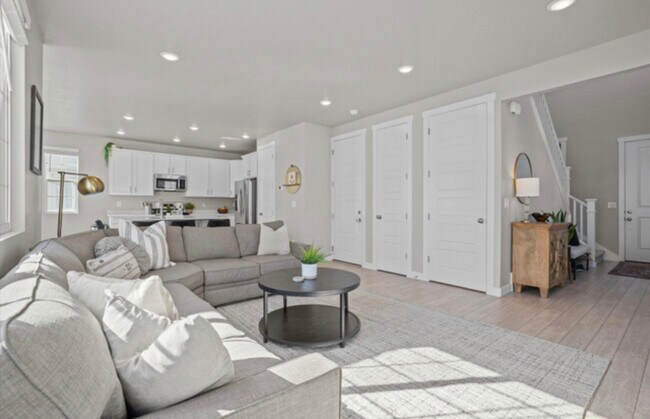 Building Photo - 2418 N 3370 W