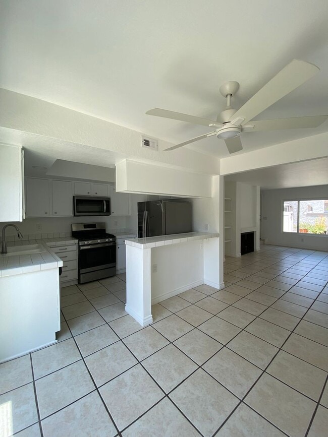 Building Photo - Harbor Village 2 bedroom Condo *OPEN HOUSE - SEE DATES AVAILABILITY*