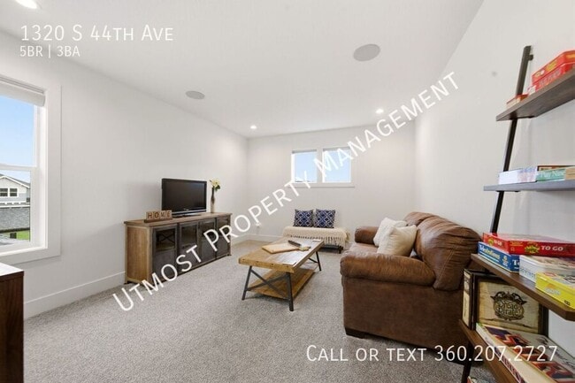 Building Photo - 1320 South 44th Ave