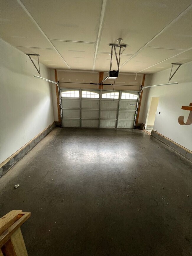 Building Photo - 965 Eagle Pl