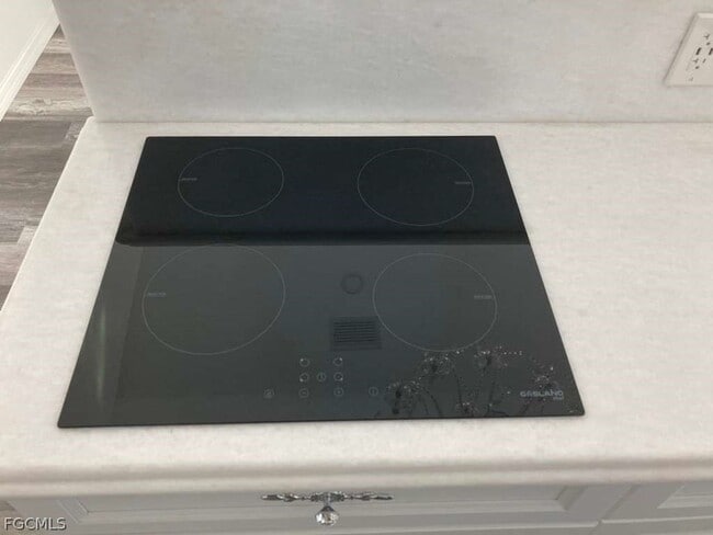 Building Photo - 546 SE 5th Ave