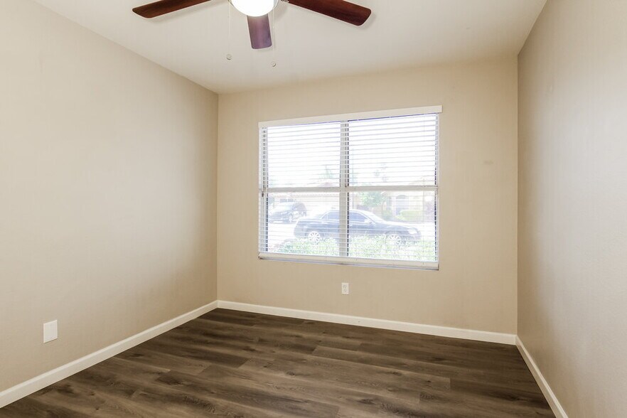 Building Photo - 7522 W Kerry Ln