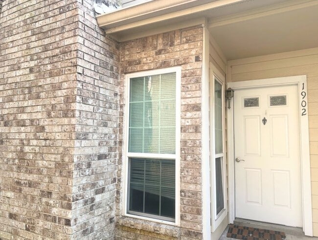 Primary Photo - 7575 Cambridge St