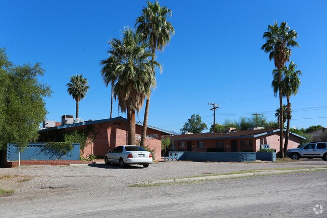 Primary Photo - Twin Palms Apartments