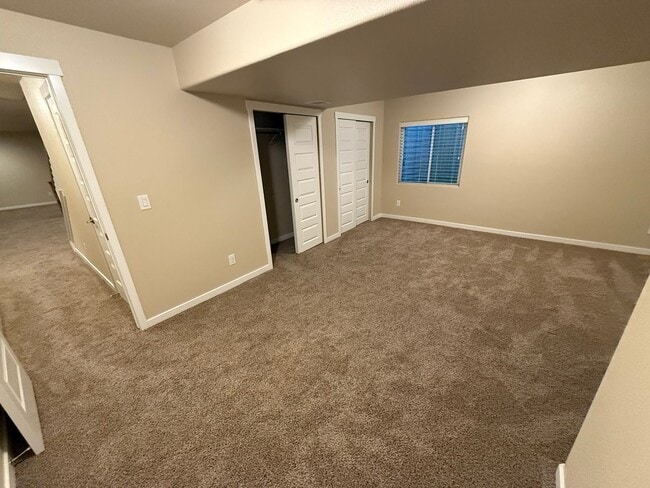 Building Photo - Spacious Modern 5-Bedroom Ranch Home in Hidden Valley Farm