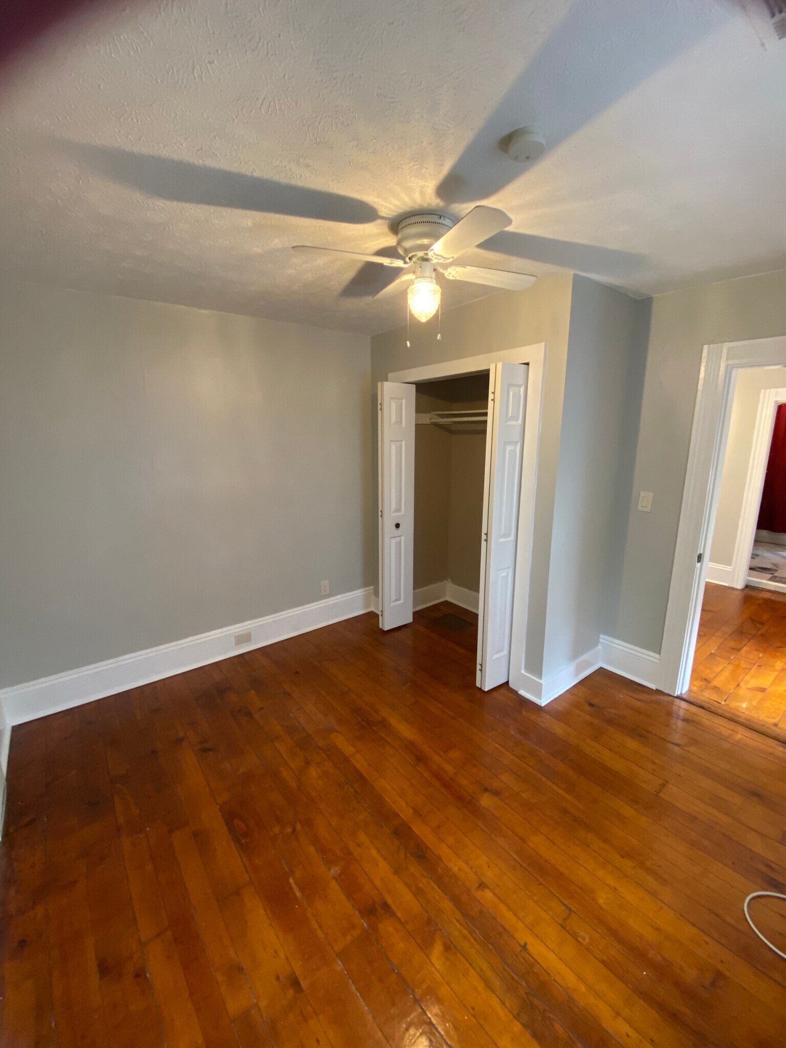 Building Photo - 1832 W 48th St