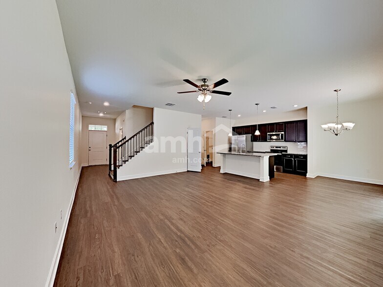 Building Photo - 284 Bering Ln