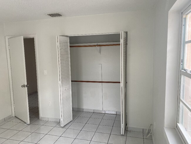 Building Photo - 4782 NW Flagler Terrace