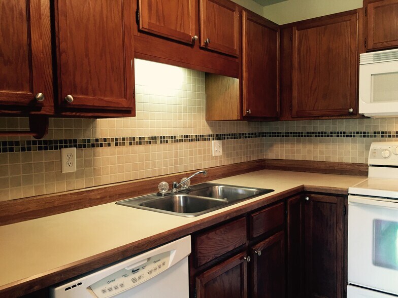 Primary Photo - 7624 157th St W
