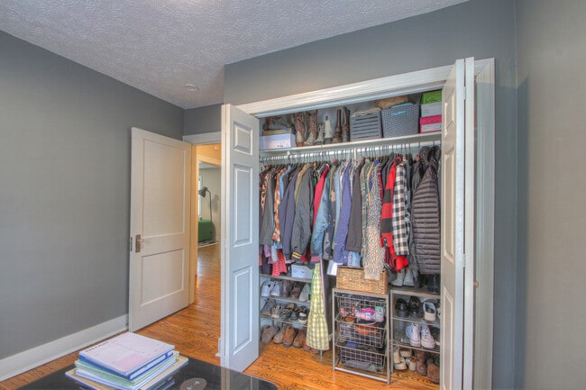 Building Photo - 1609A Cahal Ave