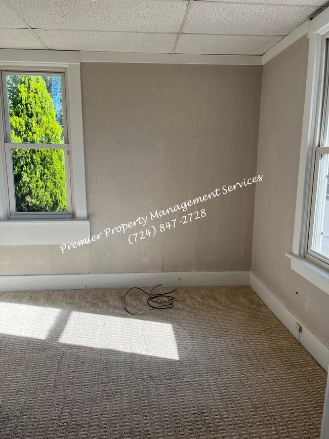 Building Photo - 2727 9th Ave