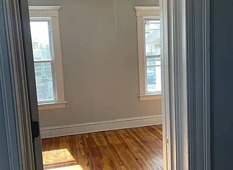 Building Photo - 123 Harmony St