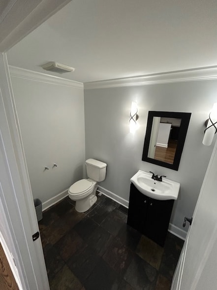 Building Photo - 516 Sage Rd