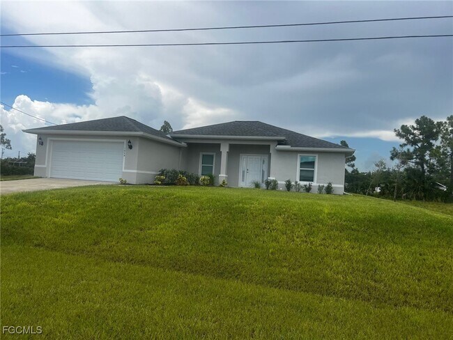Primary Photo - 1049 NE 44th St