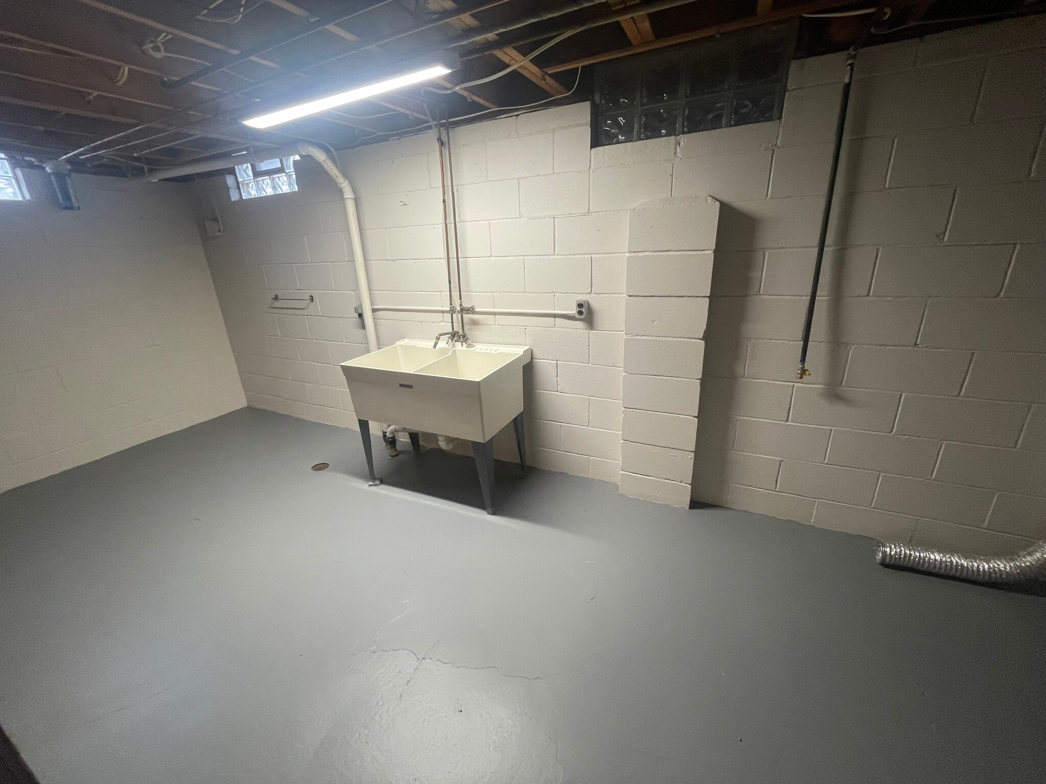 Building Photo - 4875 Burgis Ave SE