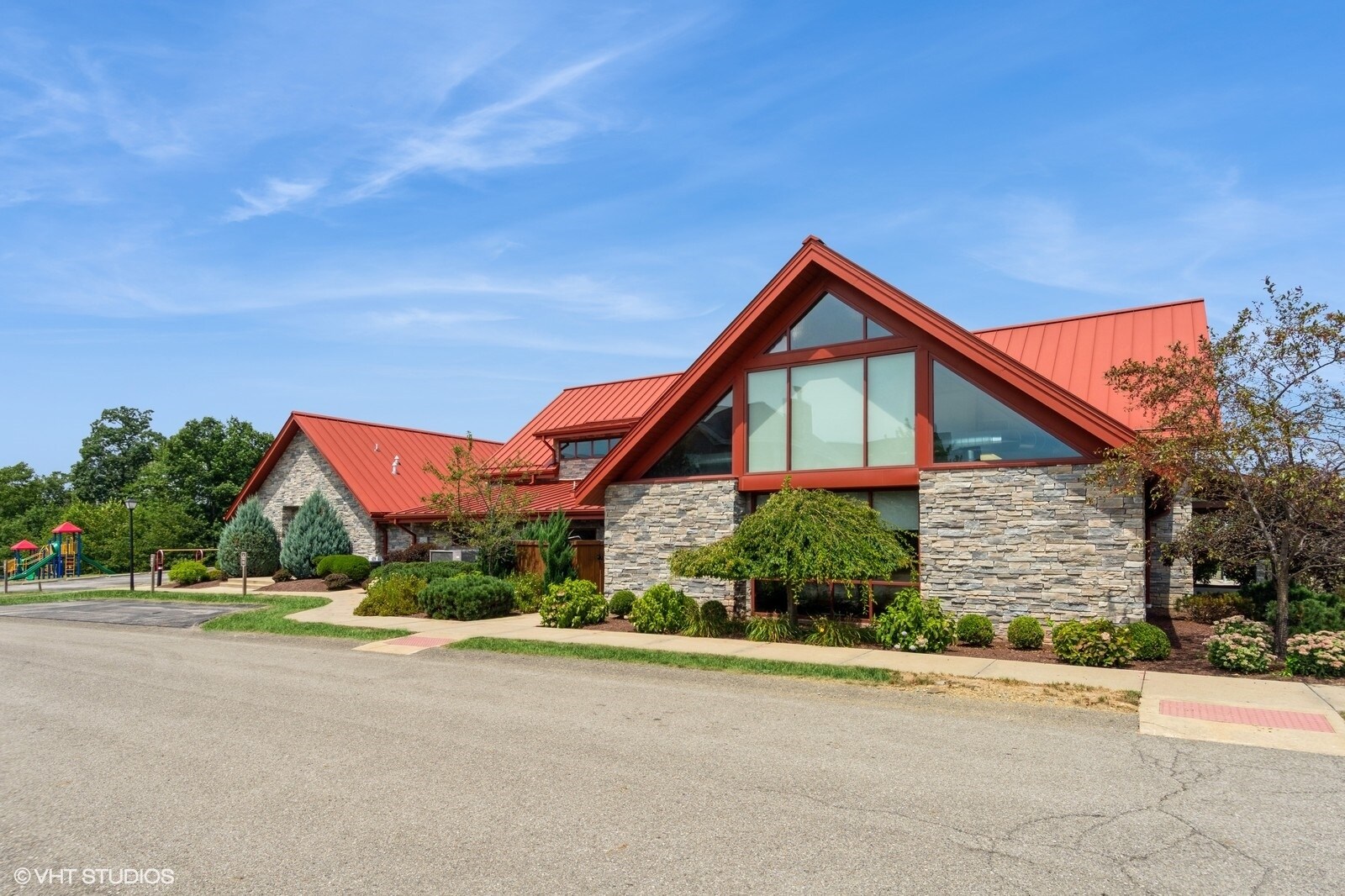 Building Photo - 335 Osona Ln