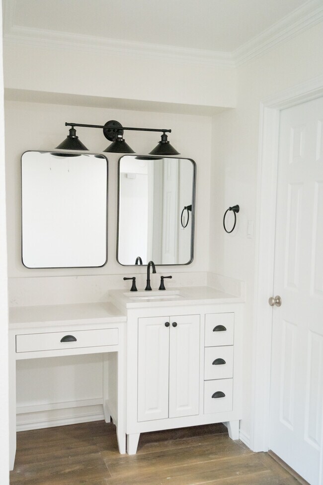 Building Photo - 2861 Panhandle Dr