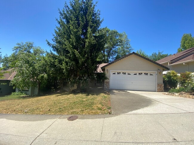 Primary Photo - 331 Vistamont Dr